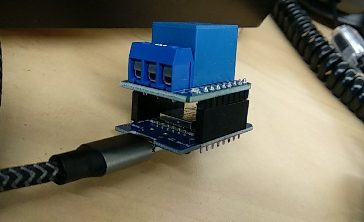 Wemos D1-mini con shield de relé funcionando con firmware Tasmota
